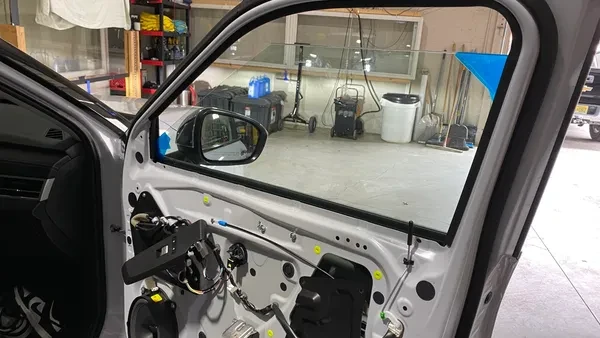 Replacement side door auto glass for car window replacement in South Jersey