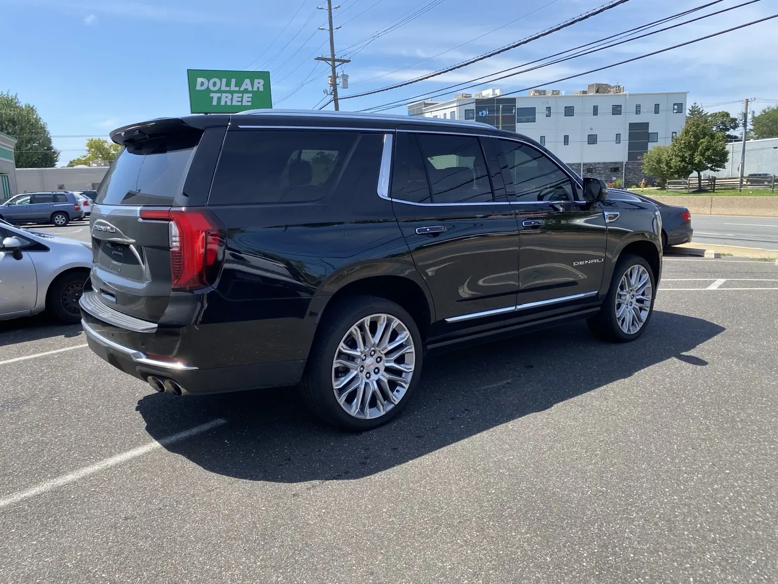 What Does 20% Front Window Tint Look Like on a 2021–2026 GMC Yukon? — photo 7