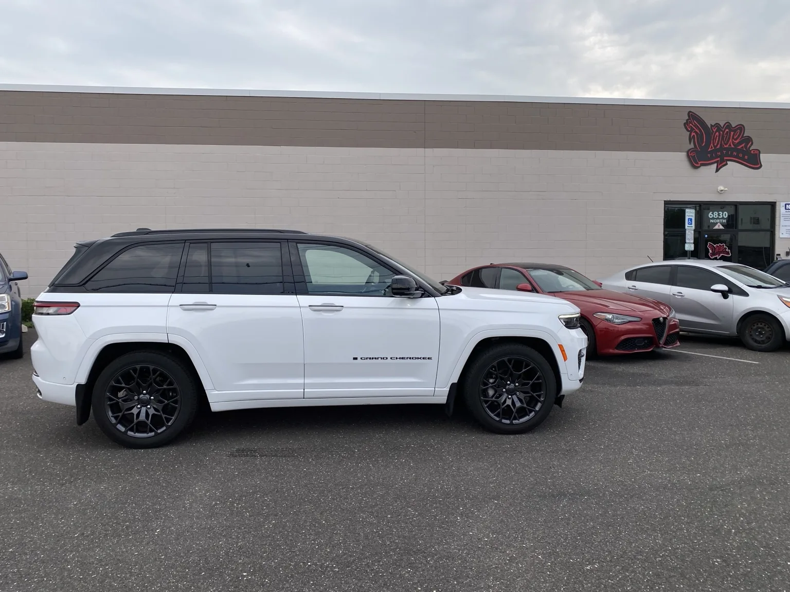 What Does Legal Window Tint Look Like on an SUV in Pennsylvania? — photo 2