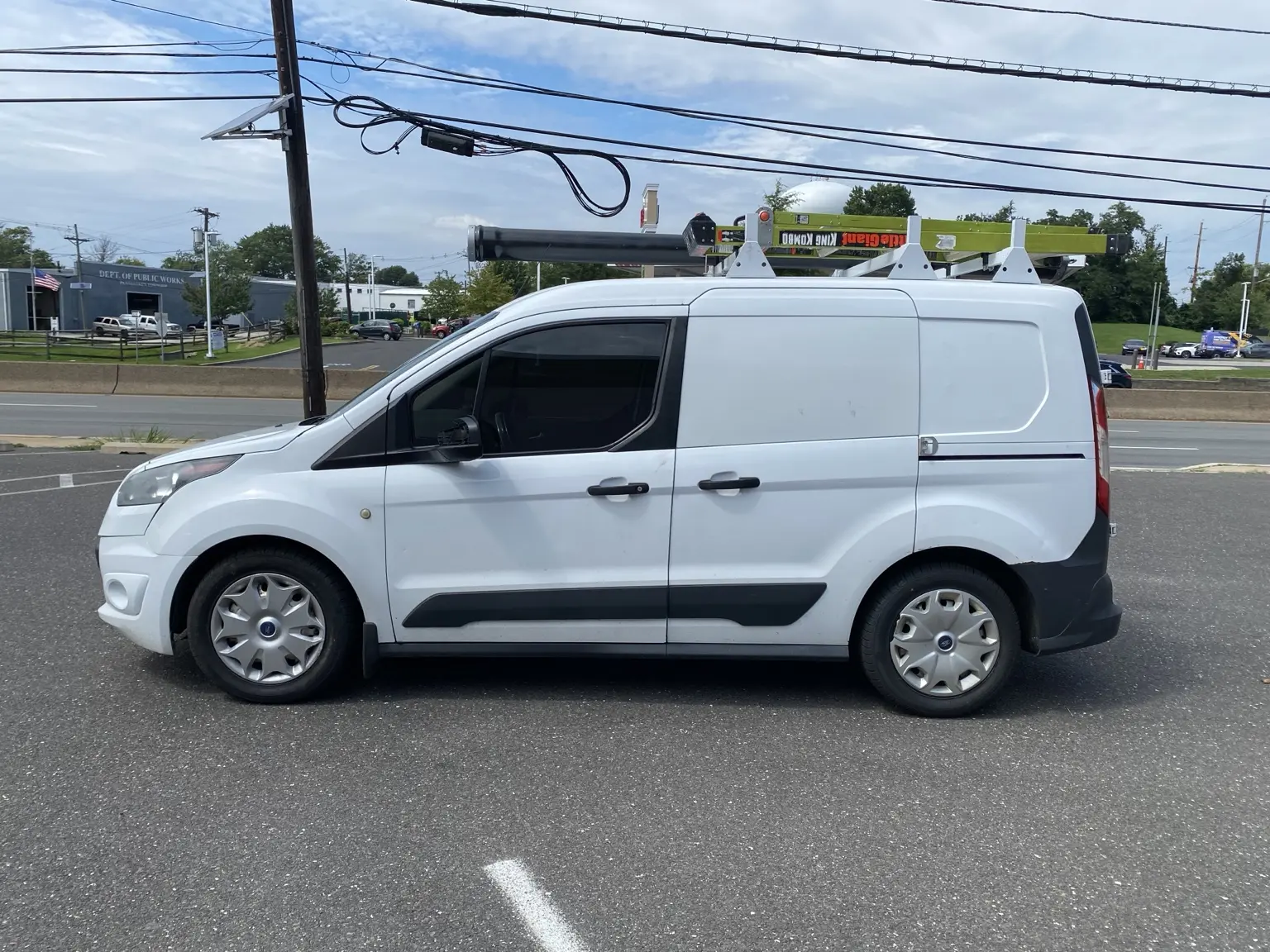 What Does 15% Front Window Tint Look Like on a 2014–2023 Ford Transit Connect? — photo 3