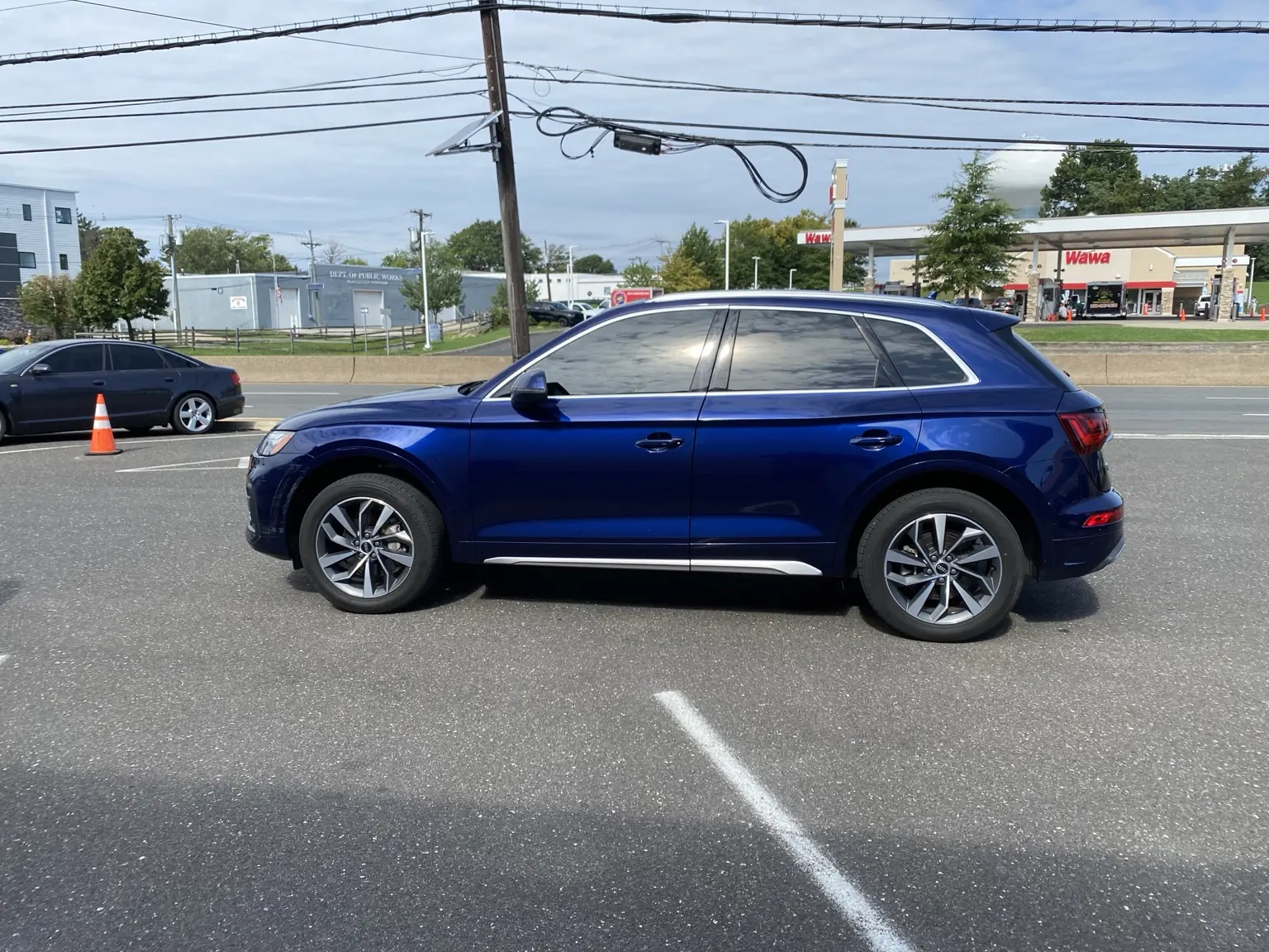 Does Exterior Car Color Make Window Tint Look Darker? Two Audi Q5s Compared — photo 3
