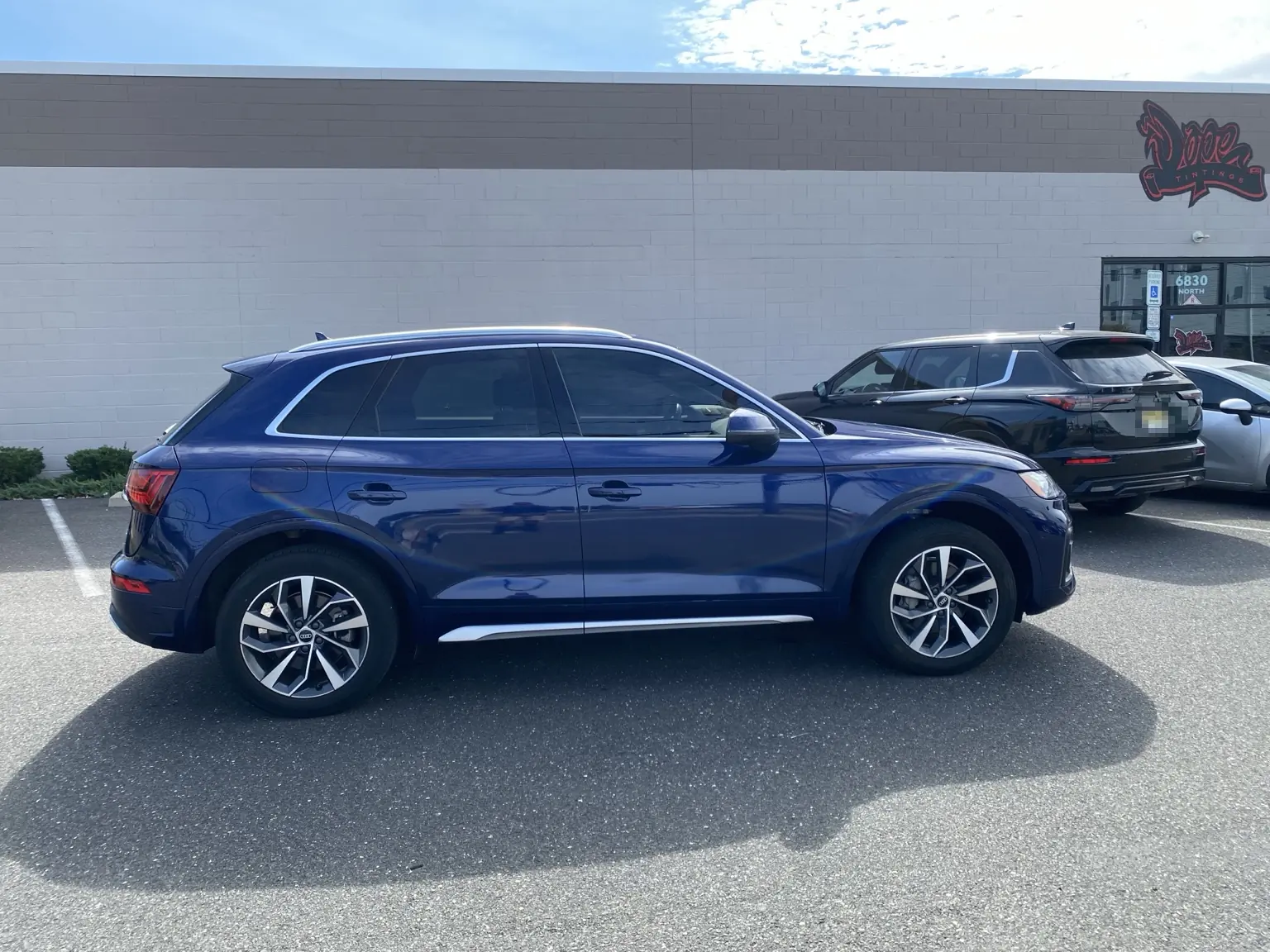What Does 20% Carbon Front Window Tint Look Like on a 2018–2025 Audi Q5? — photo 2