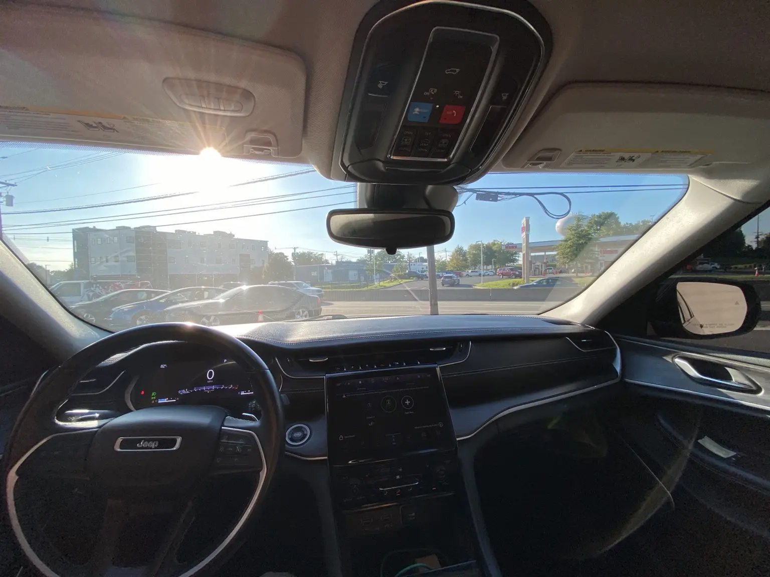 What Does 35% Carbon Windshield Tint Look Like on a 2021–2027 Jeep Grand Cherokee L? — photo 4