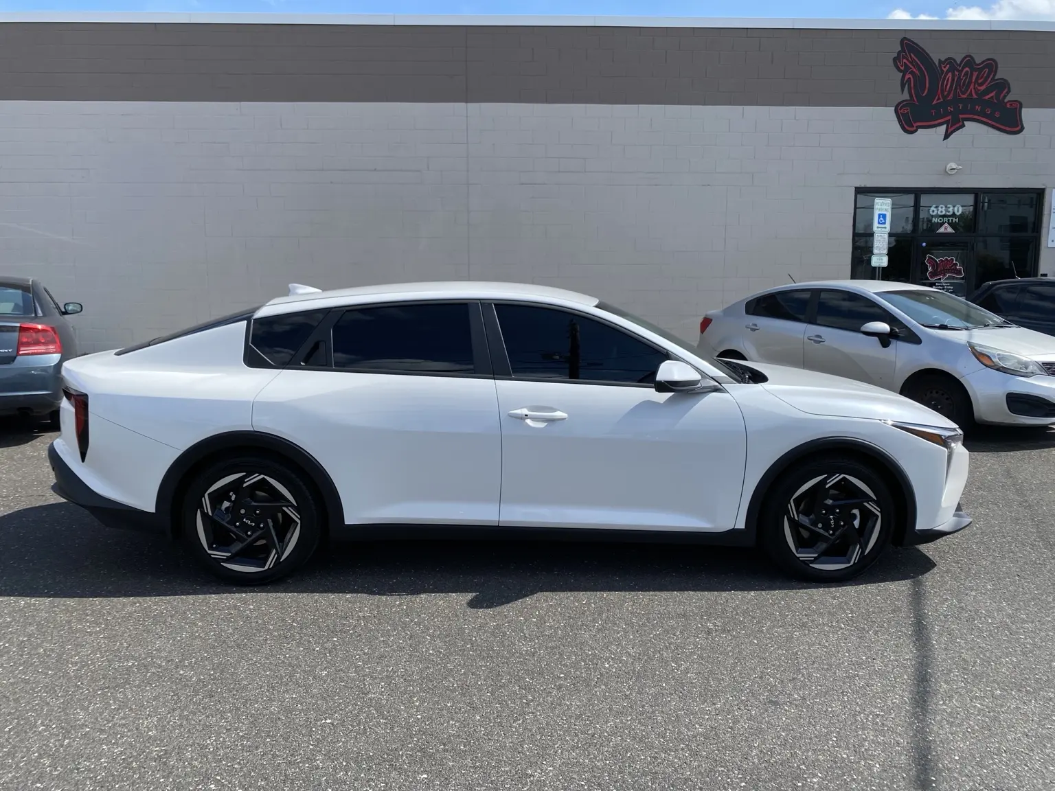 What Does 5% Standard Tint Look Like on a 2025–Present Kia K4? — photo 2