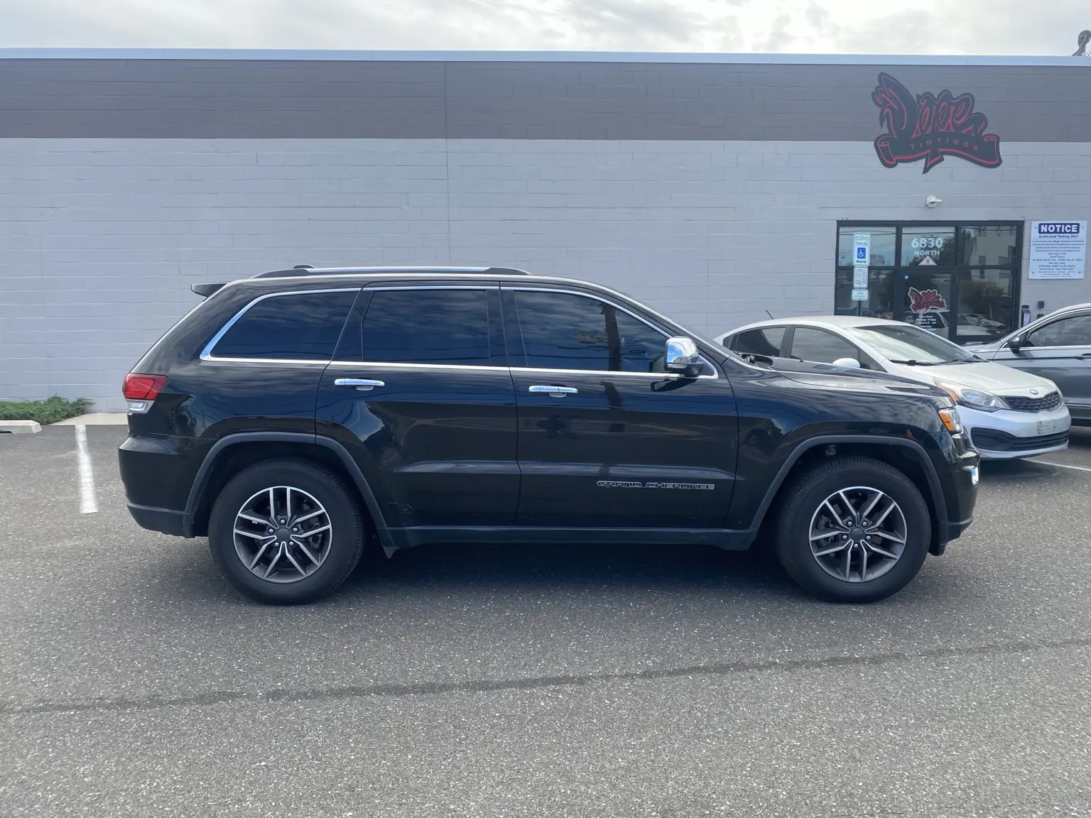 What Does 15% Tint Look Like on a 2014–2016 Jeep Grand Cherokee? — photo 2
