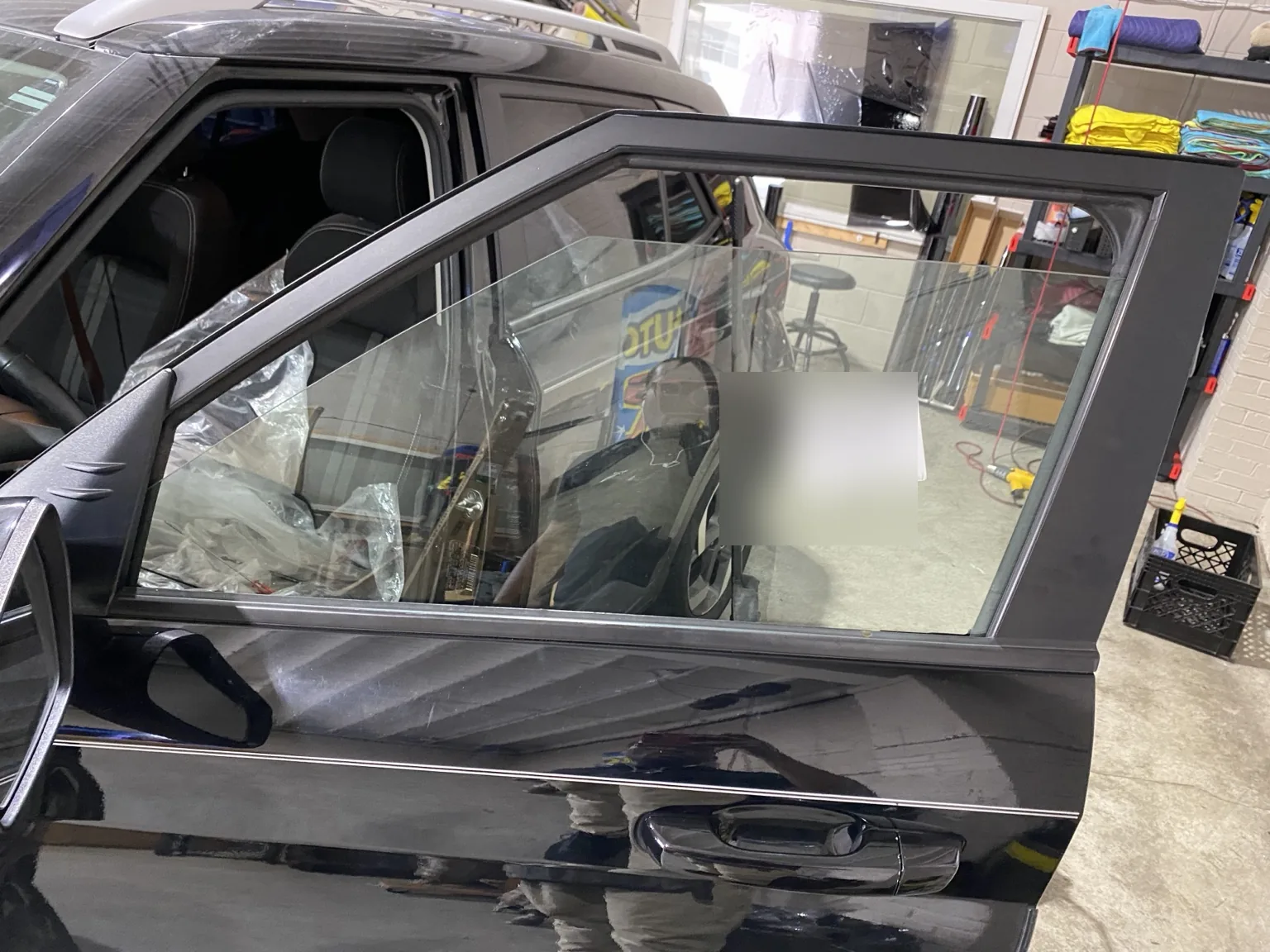 Broken Driver-Side Window Replacement on a 2020–2026 Hyundai Venue — photo 7