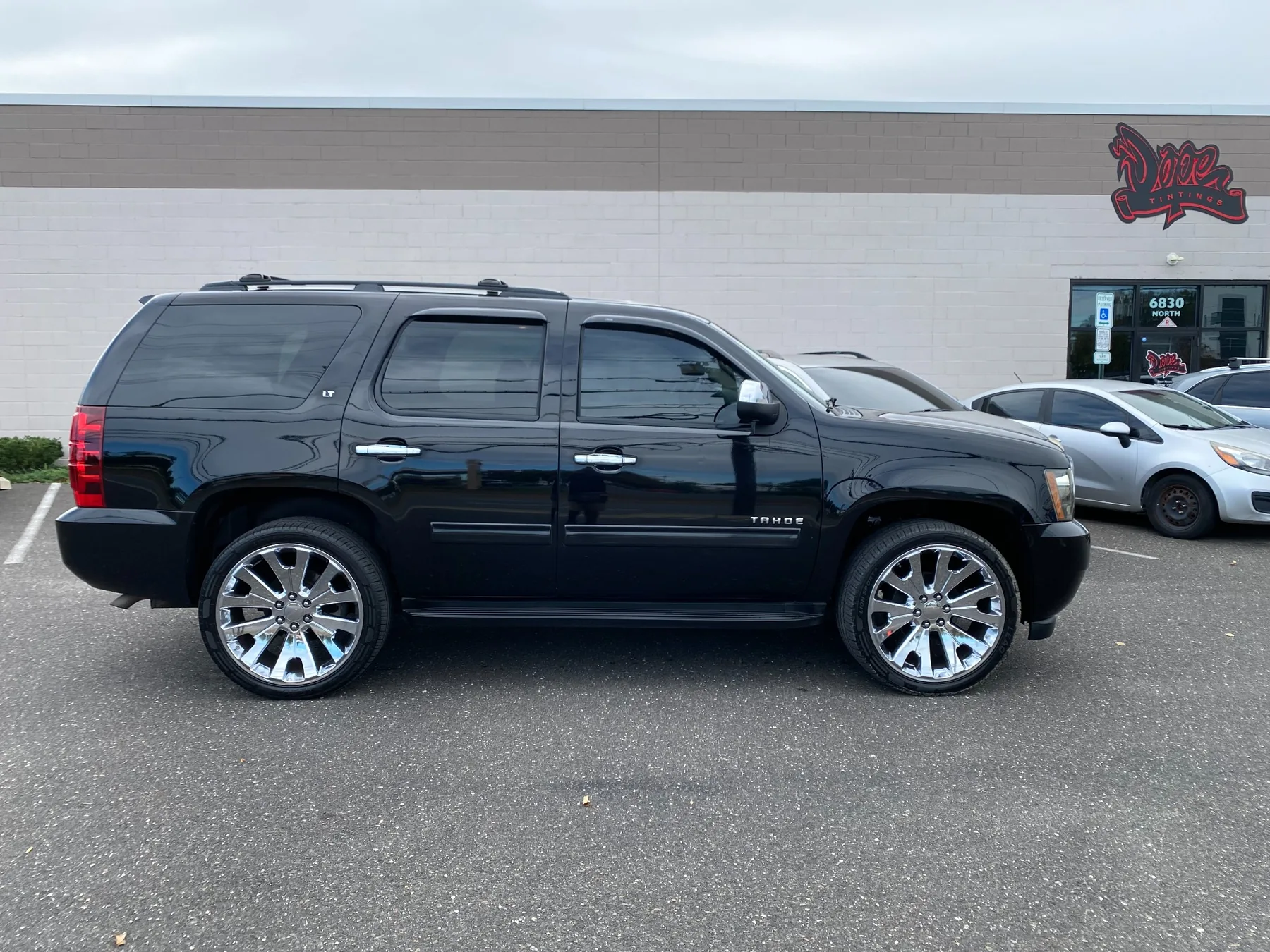 What Does 20% Front Tint Look Like on a 2007–2014 Chevy Tahoe? — photo 1