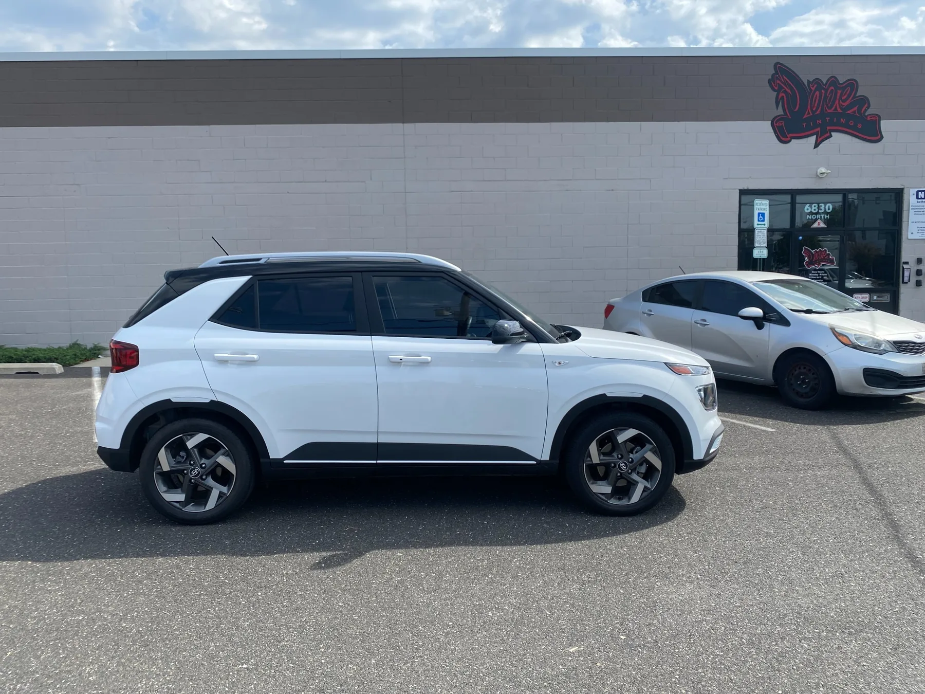 What Does 35% Front and 20% Rear Tint Look Like on a 2020β2026 Hyundai Venue? β photo 1